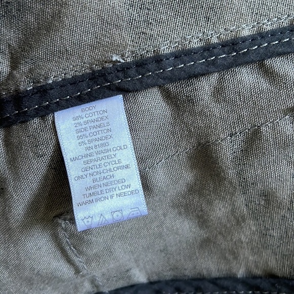 G.I.L.I Grey Camo belted vest - Picture 7 of 7